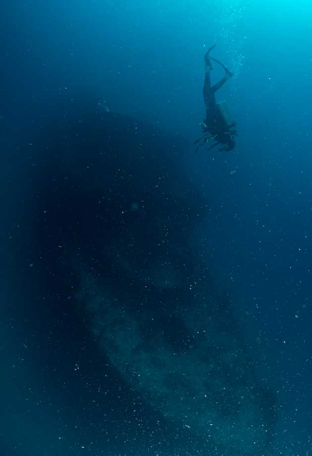 diver wreck